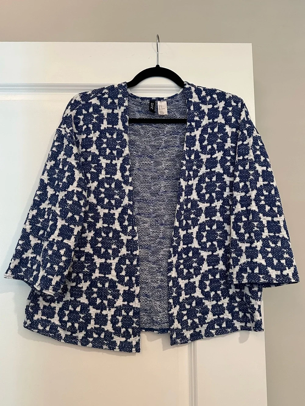 Divided H&M Blue and White Pattern Textured Open Cardigan Size M
